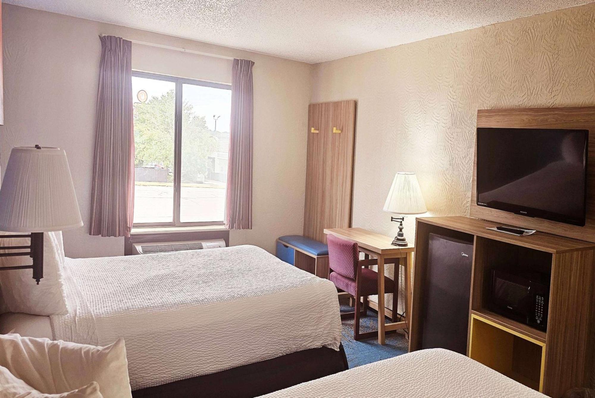 Days Inn By Wyndham Ozark Springfield Exteriér fotografie