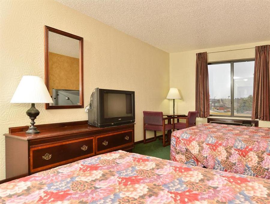 Days Inn By Wyndham Ozark Springfield Exteriér fotografie